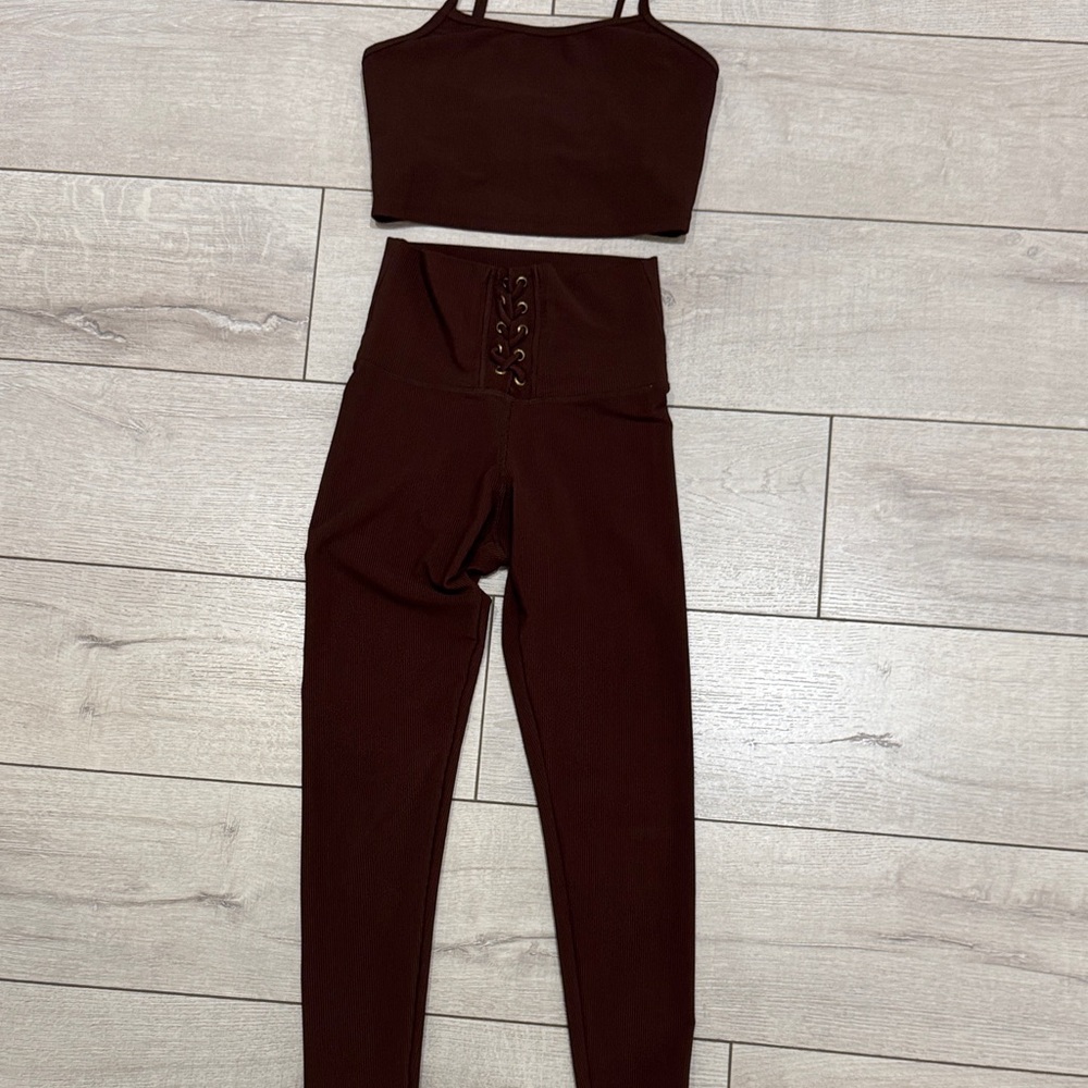 Chic High-Waisted Brown Leggings & Crop Top Set